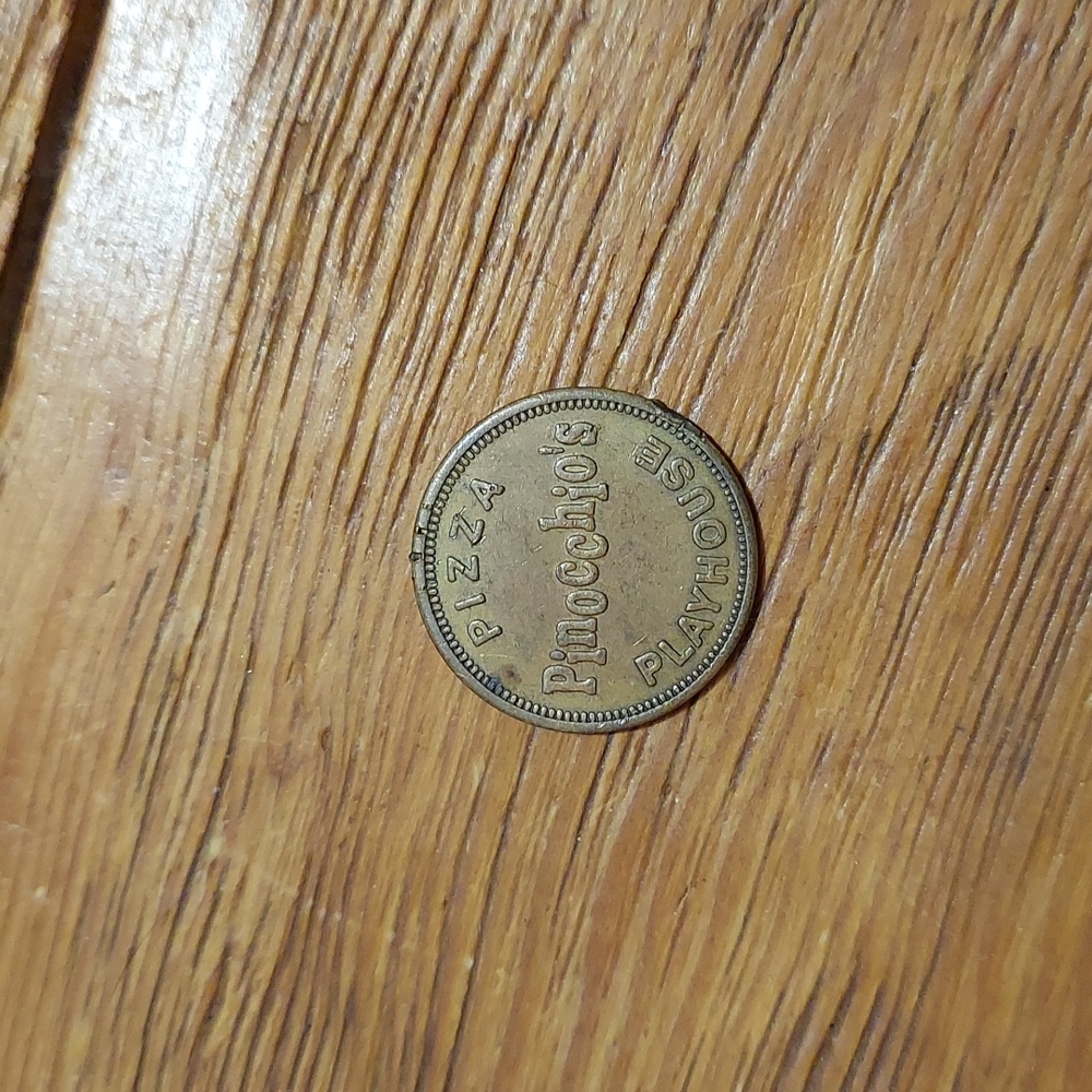 ❤️ Vintage Pinocchio's Playhouse Pizza Game Token